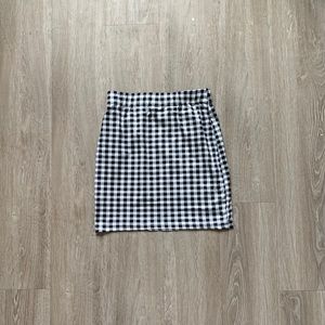 Fitted checkered mini skirt